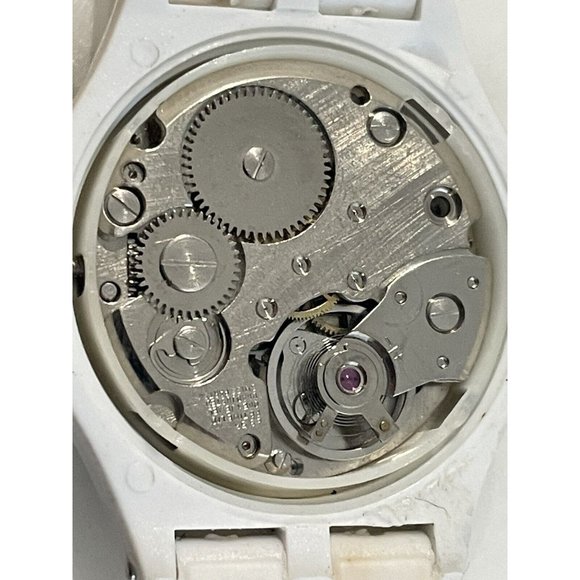 RARE Advertisement  Vintage Manischewitz Cream White Automatic Watch Running !!! - Picture 4 of 7